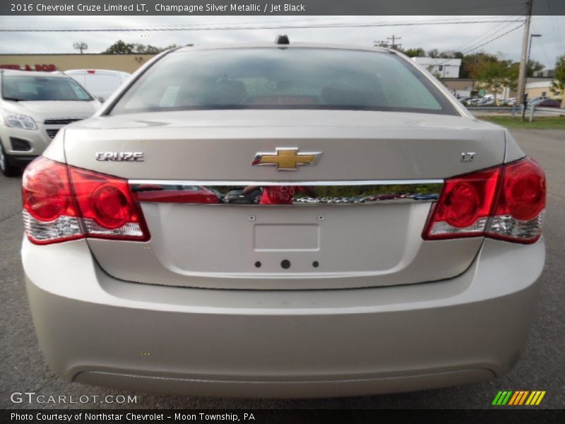 Champagne Silver Metallic / Jet Black 2016 Chevrolet Cruze Limited LT