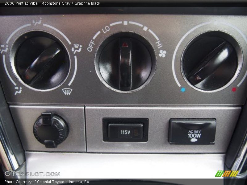 Moonstone Gray / Graphite Black 2006 Pontiac Vibe