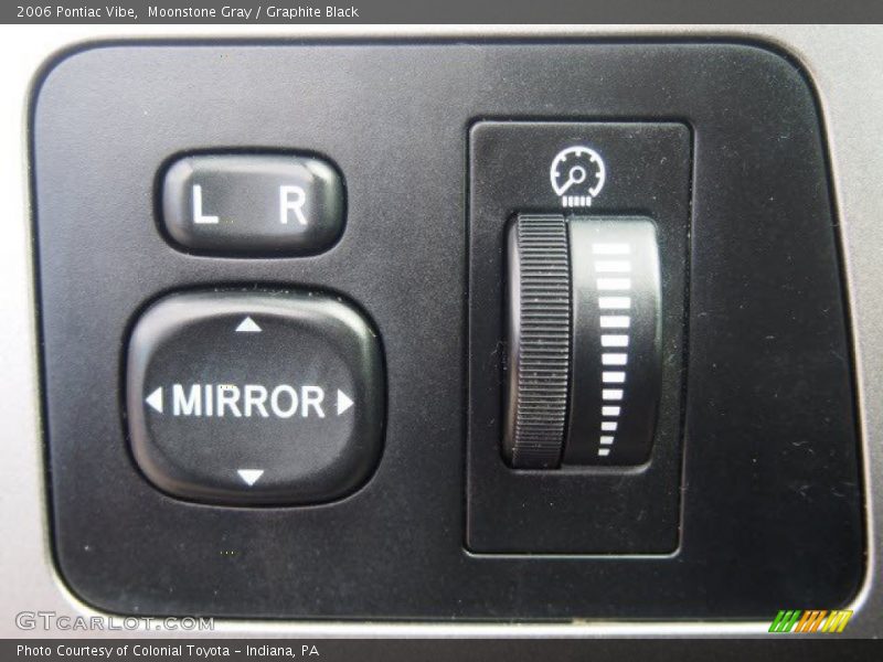 Moonstone Gray / Graphite Black 2006 Pontiac Vibe