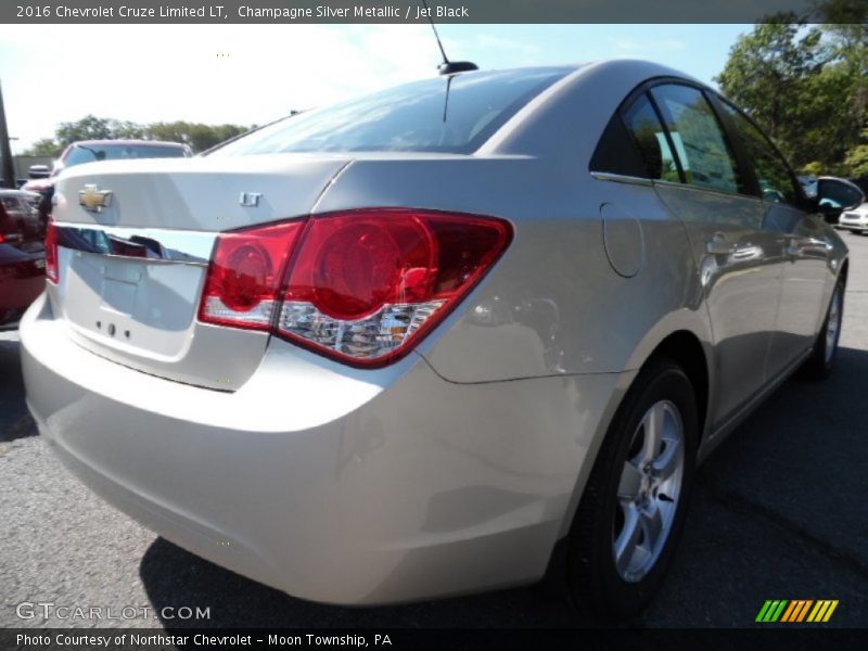Champagne Silver Metallic / Jet Black 2016 Chevrolet Cruze Limited LT