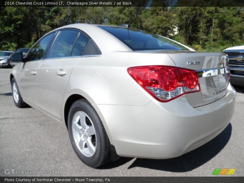 Champagne Silver Metallic / Jet Black 2016 Chevrolet Cruze Limited LT
