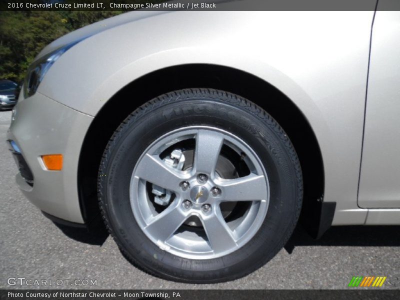 Champagne Silver Metallic / Jet Black 2016 Chevrolet Cruze Limited LT