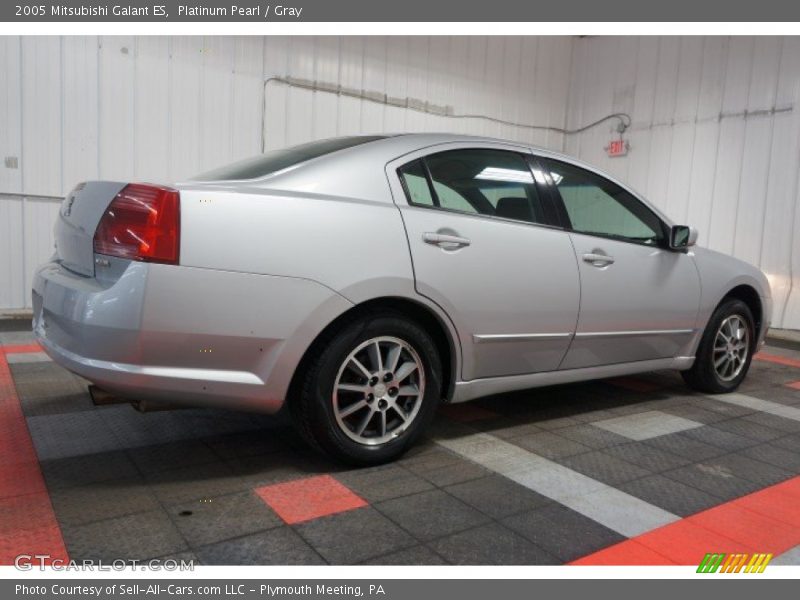 Platinum Pearl / Gray 2005 Mitsubishi Galant ES