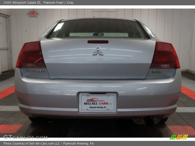 Platinum Pearl / Gray 2005 Mitsubishi Galant ES