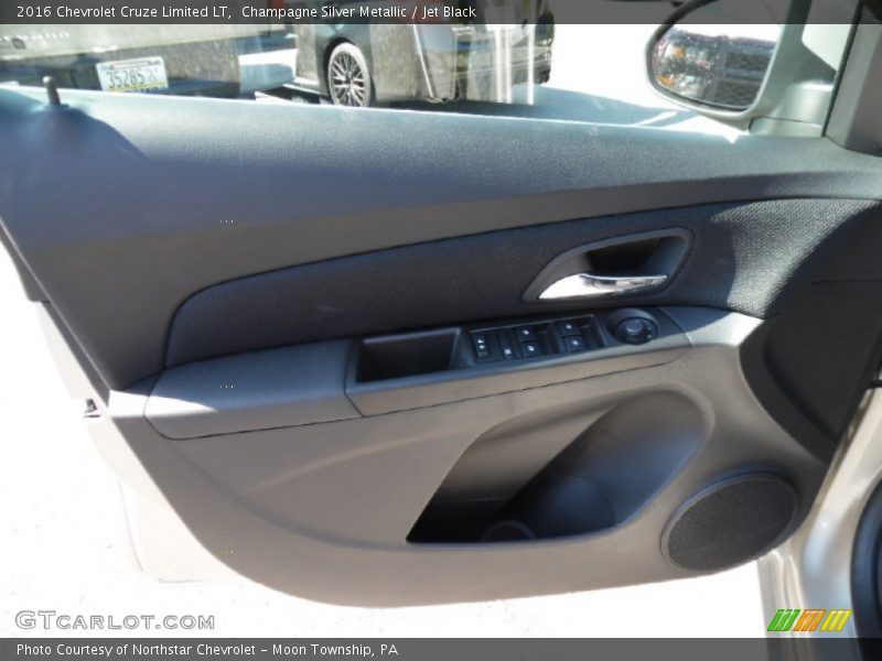 Champagne Silver Metallic / Jet Black 2016 Chevrolet Cruze Limited LT