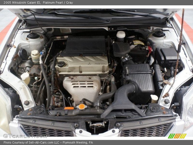 Platinum Pearl / Gray 2005 Mitsubishi Galant ES
