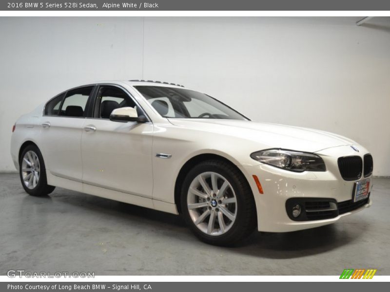 Alpine White / Black 2016 BMW 5 Series 528i Sedan