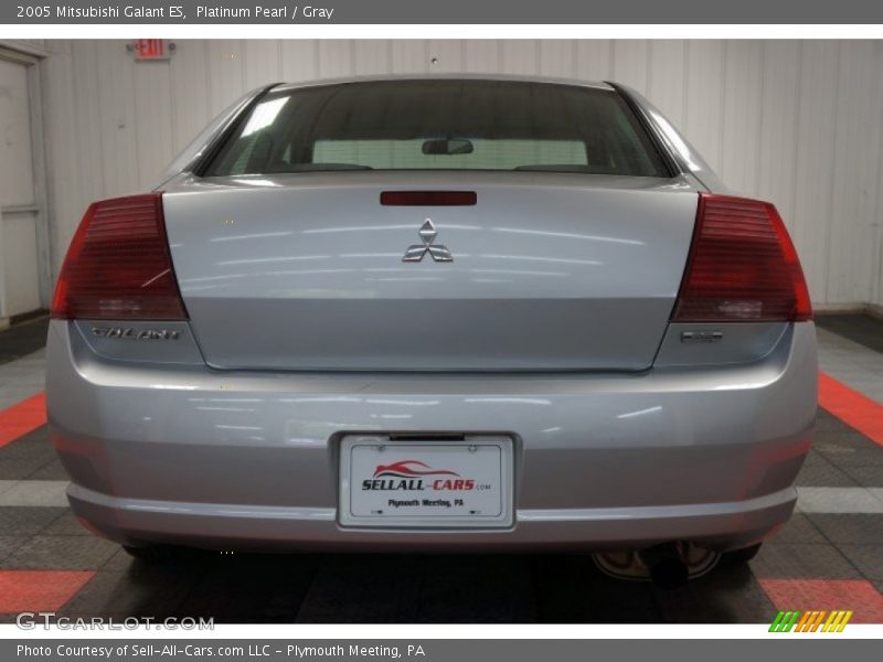 Platinum Pearl / Gray 2005 Mitsubishi Galant ES
