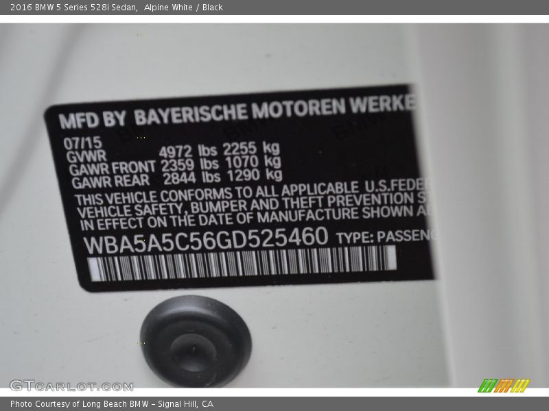 Alpine White / Black 2016 BMW 5 Series 528i Sedan