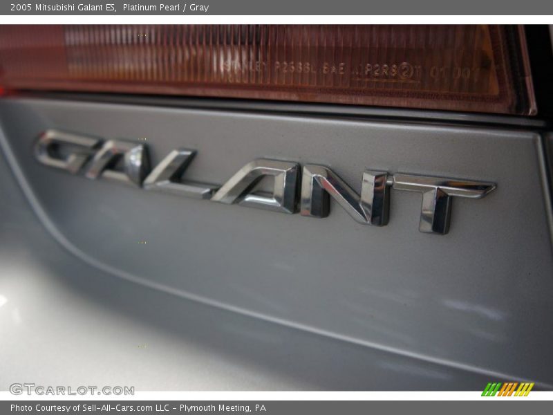 Platinum Pearl / Gray 2005 Mitsubishi Galant ES