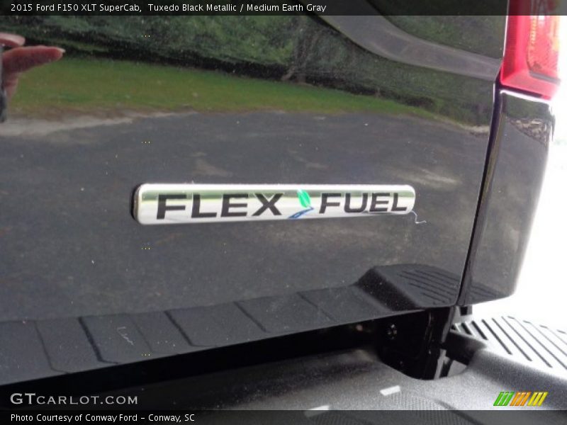 Tuxedo Black Metallic / Medium Earth Gray 2015 Ford F150 XLT SuperCab