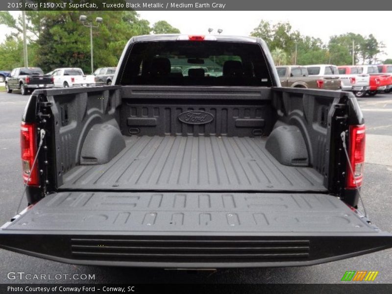 Tuxedo Black Metallic / Medium Earth Gray 2015 Ford F150 XLT SuperCab