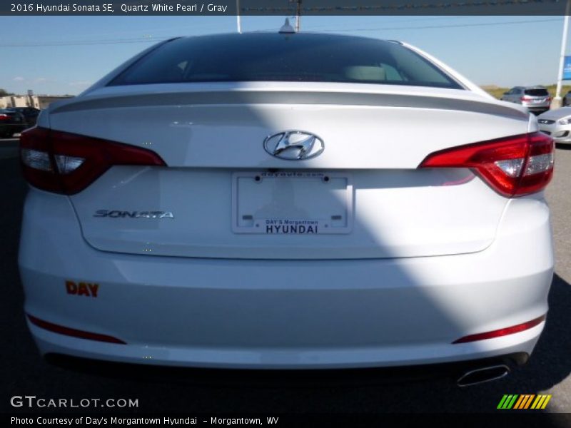 Quartz White Pearl / Gray 2016 Hyundai Sonata SE