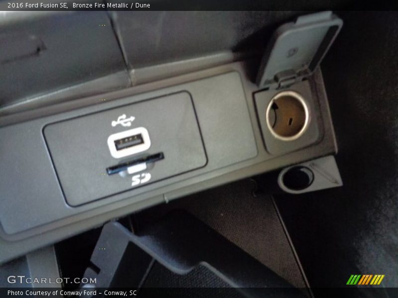 Bronze Fire Metallic / Dune 2016 Ford Fusion SE