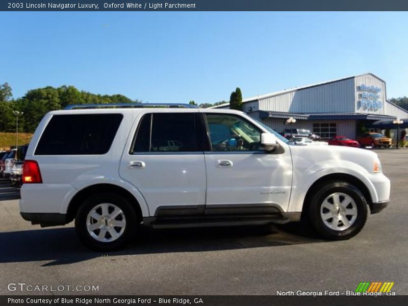 Oxford White / Light Parchment 2003 Lincoln Navigator Luxury