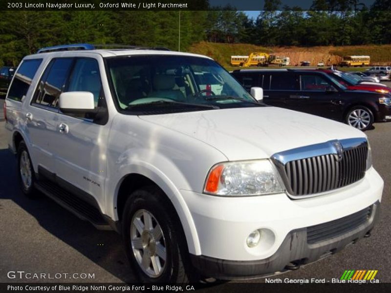 Oxford White / Light Parchment 2003 Lincoln Navigator Luxury