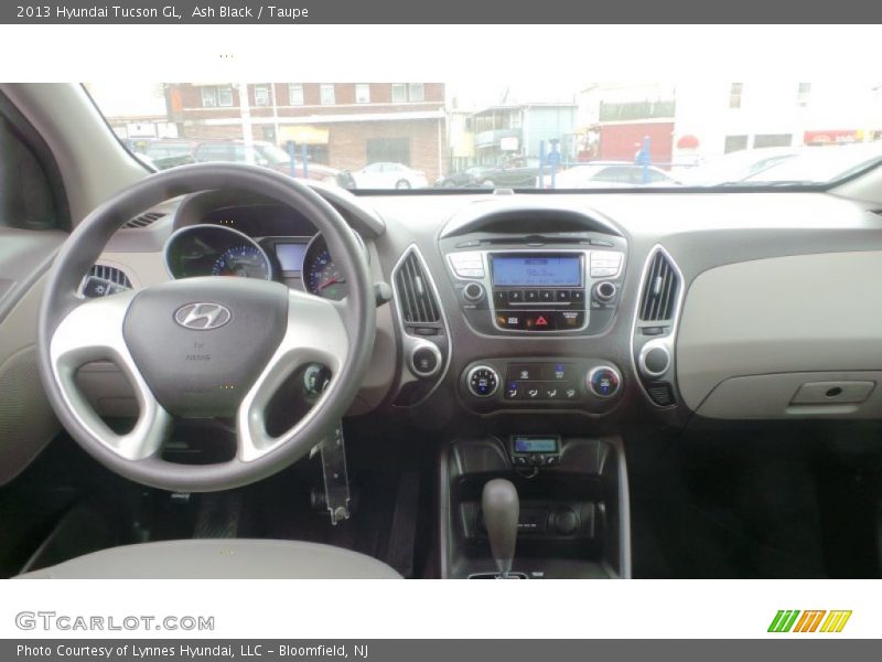 Ash Black / Taupe 2013 Hyundai Tucson GL