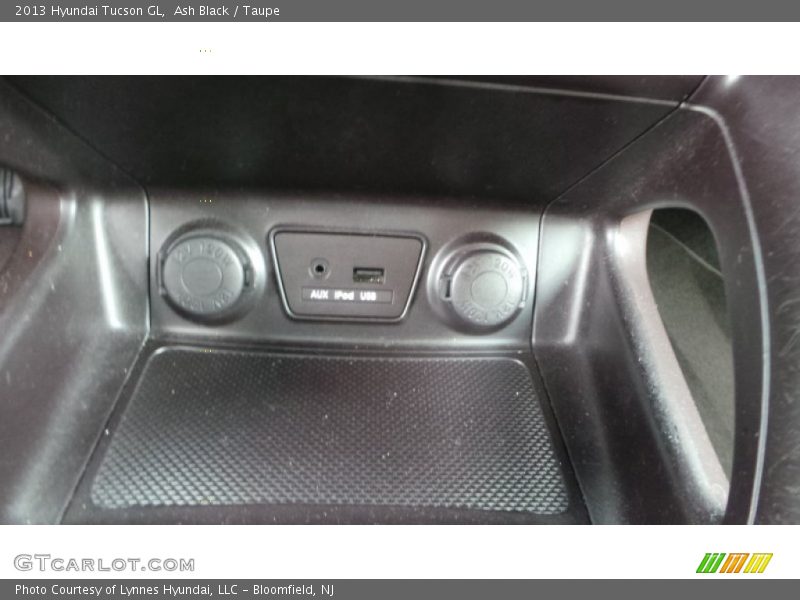 Ash Black / Taupe 2013 Hyundai Tucson GL