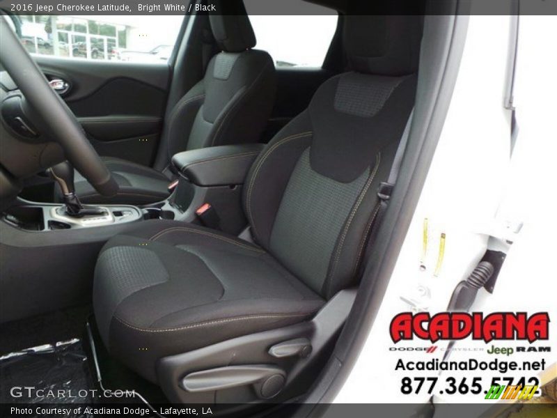 Bright White / Black 2016 Jeep Cherokee Latitude