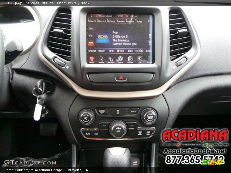 Bright White / Black 2016 Jeep Cherokee Latitude