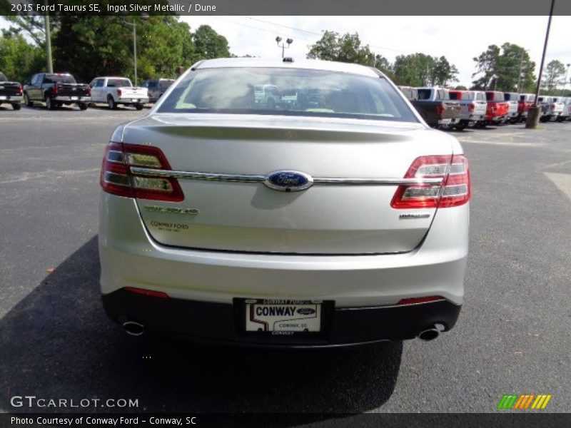 Ingot Silver Metallic / Dune 2015 Ford Taurus SE