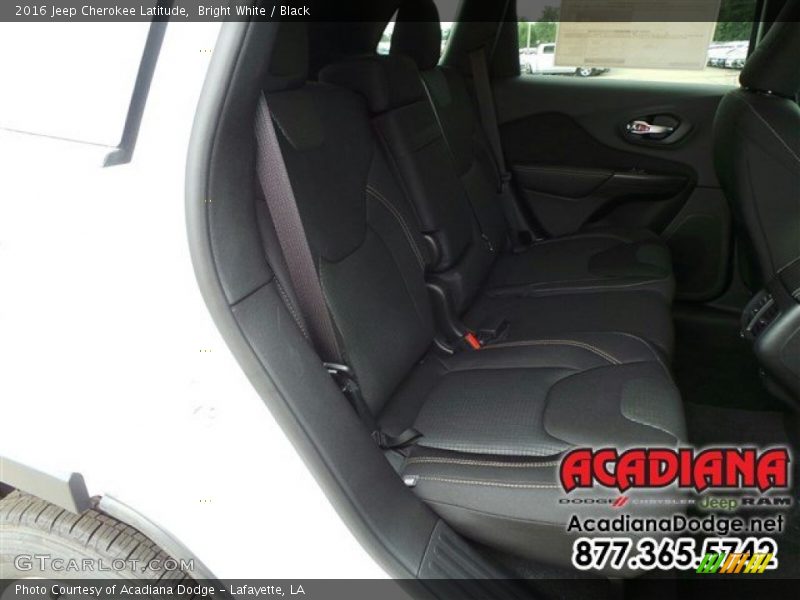 Bright White / Black 2016 Jeep Cherokee Latitude