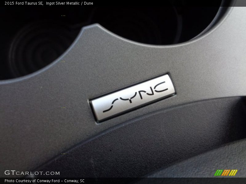 Ingot Silver Metallic / Dune 2015 Ford Taurus SE