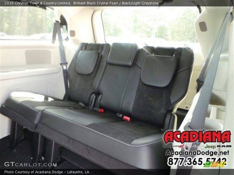 Brilliant Black Crystal Pearl / Black/Light Graystone 2016 Chrysler Town & Country Limited