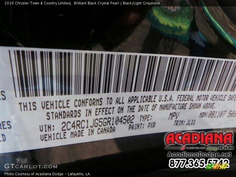 Brilliant Black Crystal Pearl / Black/Light Graystone 2016 Chrysler Town & Country Limited