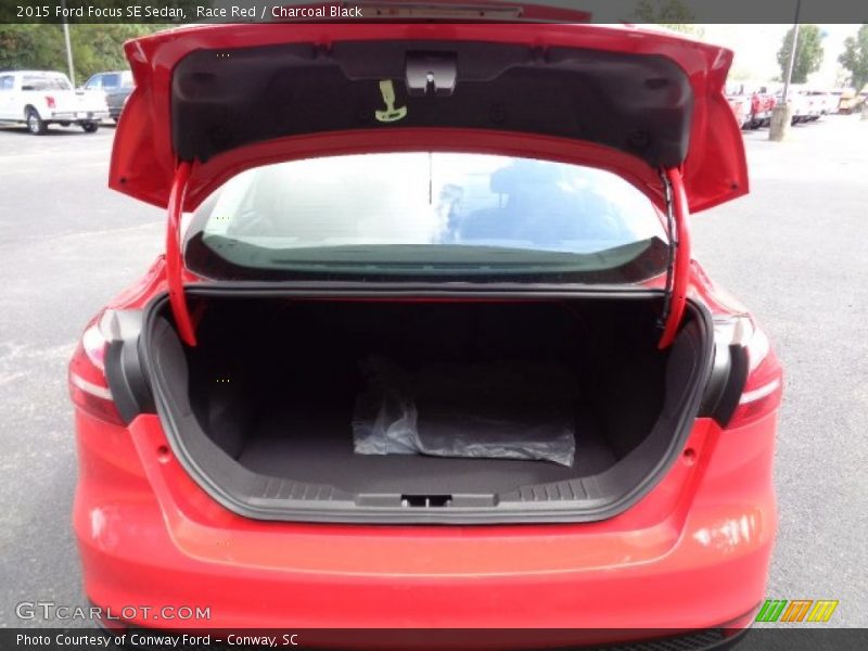  2015 Focus SE Sedan Trunk