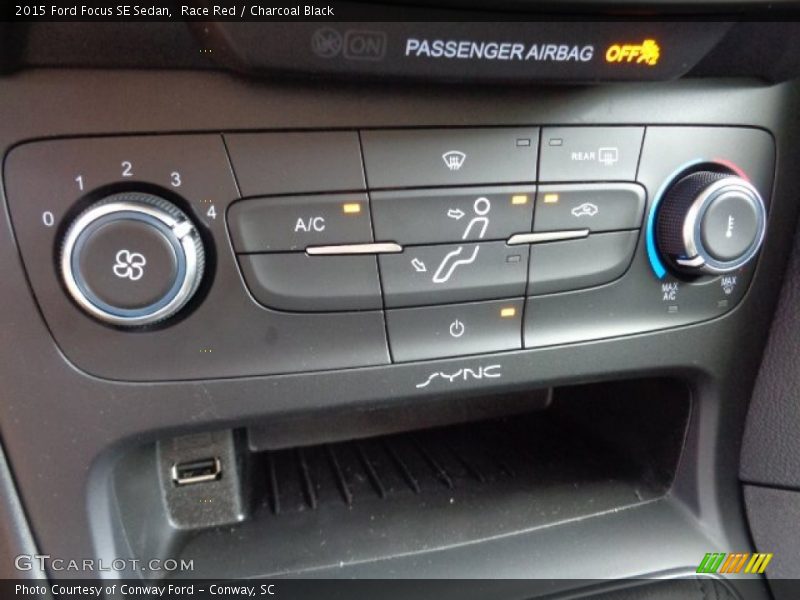 Controls of 2015 Focus SE Sedan