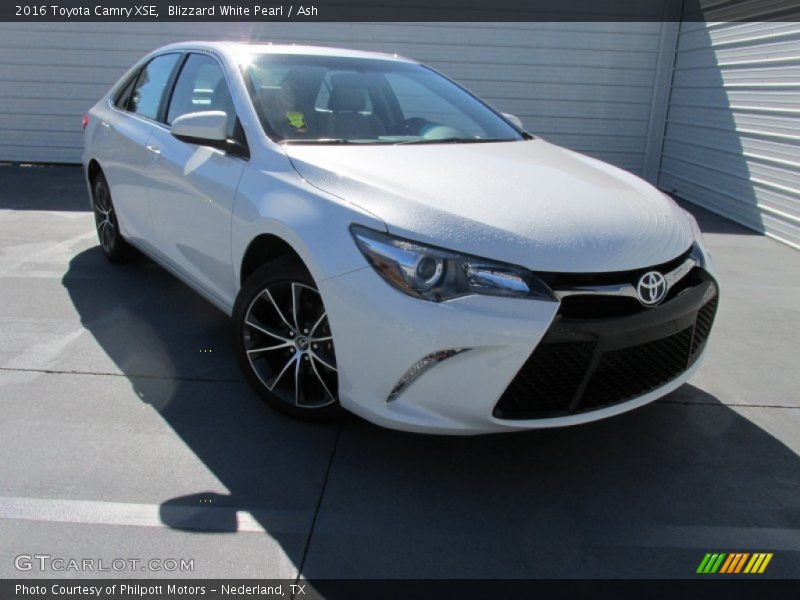 Blizzard White Pearl / Ash 2016 Toyota Camry XSE