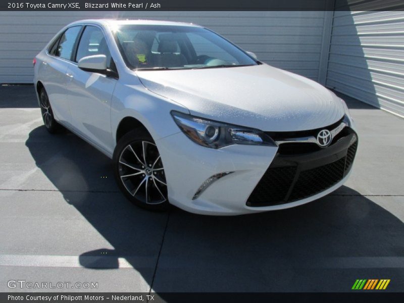 Blizzard White Pearl / Ash 2016 Toyota Camry XSE