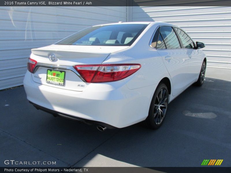 Blizzard White Pearl / Ash 2016 Toyota Camry XSE