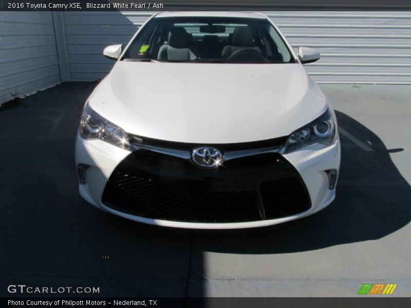 Blizzard White Pearl / Ash 2016 Toyota Camry XSE