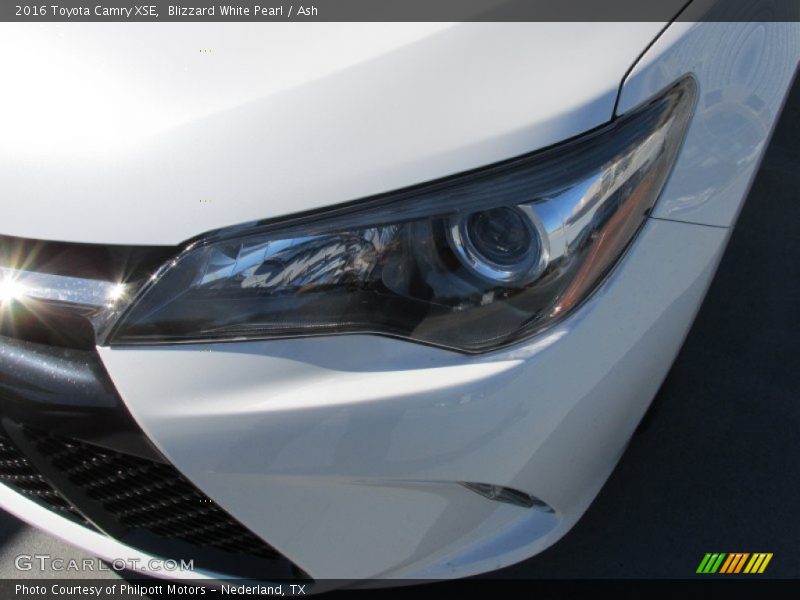 Blizzard White Pearl / Ash 2016 Toyota Camry XSE