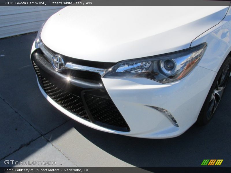 Blizzard White Pearl / Ash 2016 Toyota Camry XSE