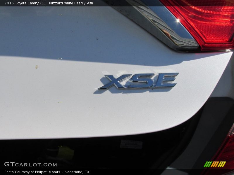 Blizzard White Pearl / Ash 2016 Toyota Camry XSE