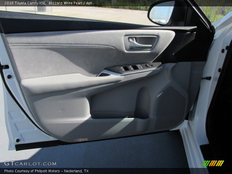 Blizzard White Pearl / Ash 2016 Toyota Camry XSE