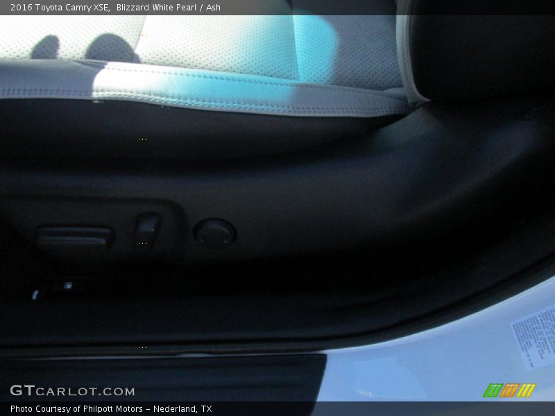 Blizzard White Pearl / Ash 2016 Toyota Camry XSE