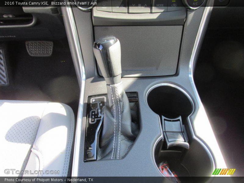 Blizzard White Pearl / Ash 2016 Toyota Camry XSE