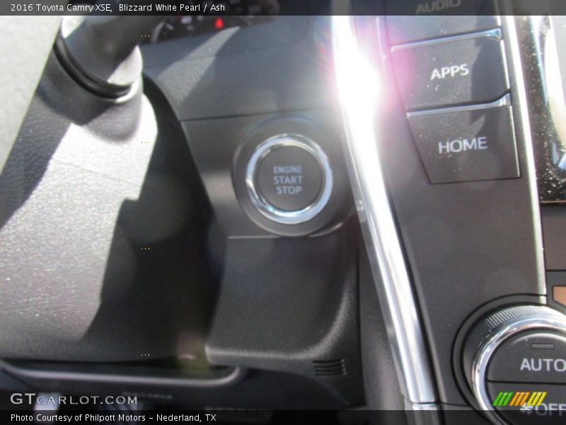 Blizzard White Pearl / Ash 2016 Toyota Camry XSE
