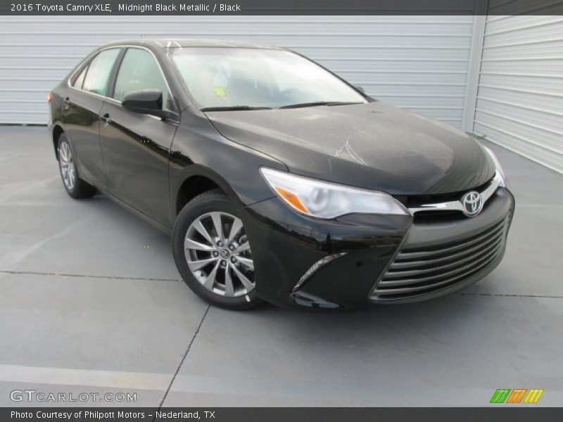 Midnight Black Metallic / Black 2016 Toyota Camry XLE