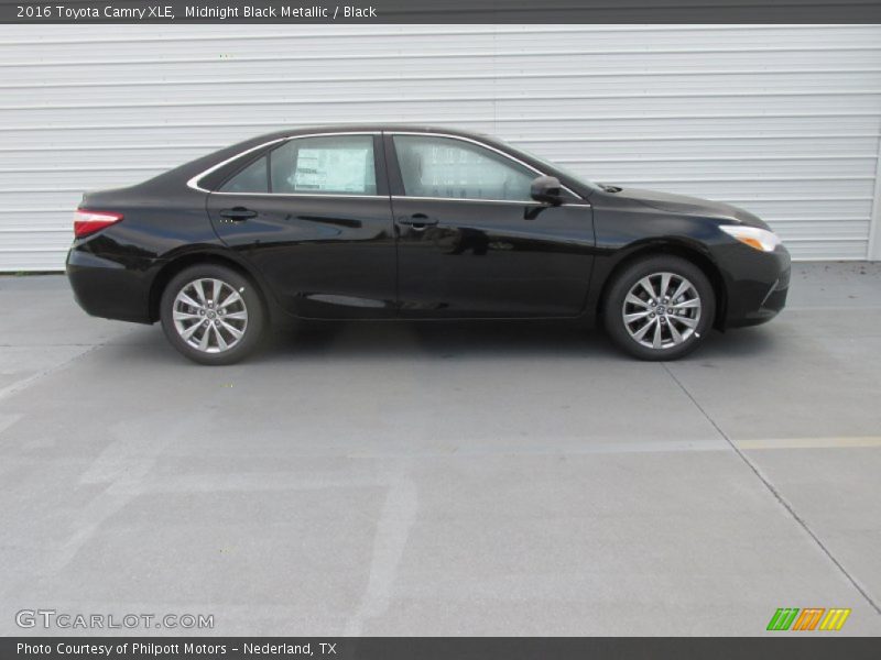 Midnight Black Metallic / Black 2016 Toyota Camry XLE