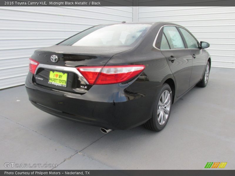 Midnight Black Metallic / Black 2016 Toyota Camry XLE