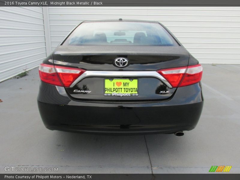 Midnight Black Metallic / Black 2016 Toyota Camry XLE