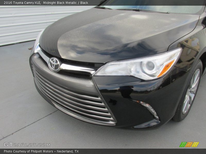 Midnight Black Metallic / Black 2016 Toyota Camry XLE