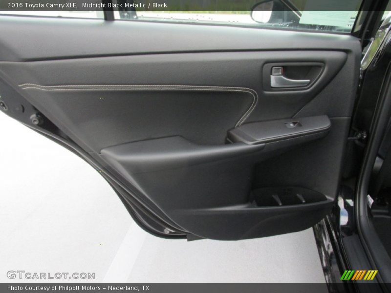Midnight Black Metallic / Black 2016 Toyota Camry XLE