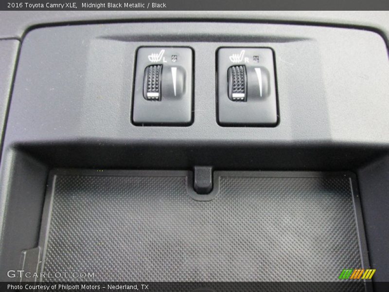 Midnight Black Metallic / Black 2016 Toyota Camry XLE