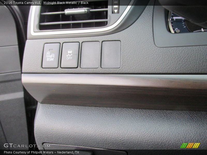 Midnight Black Metallic / Black 2016 Toyota Camry XLE